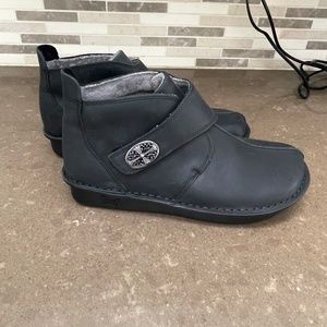 Alegria Black Caiti Ankle Boots Plush Lined Silver Detail Comfort 41 10.5-11